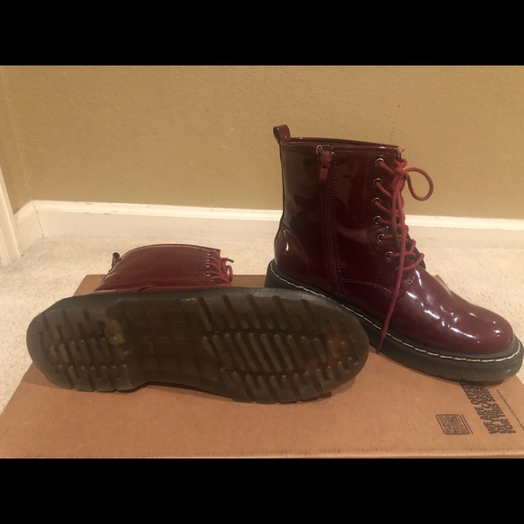 Red Boots - Picture 3 of 7